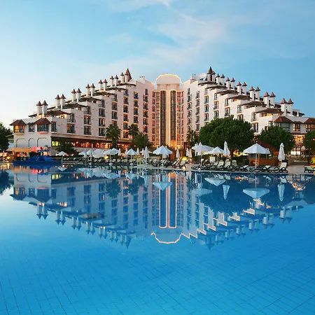 Green Max Hotel *